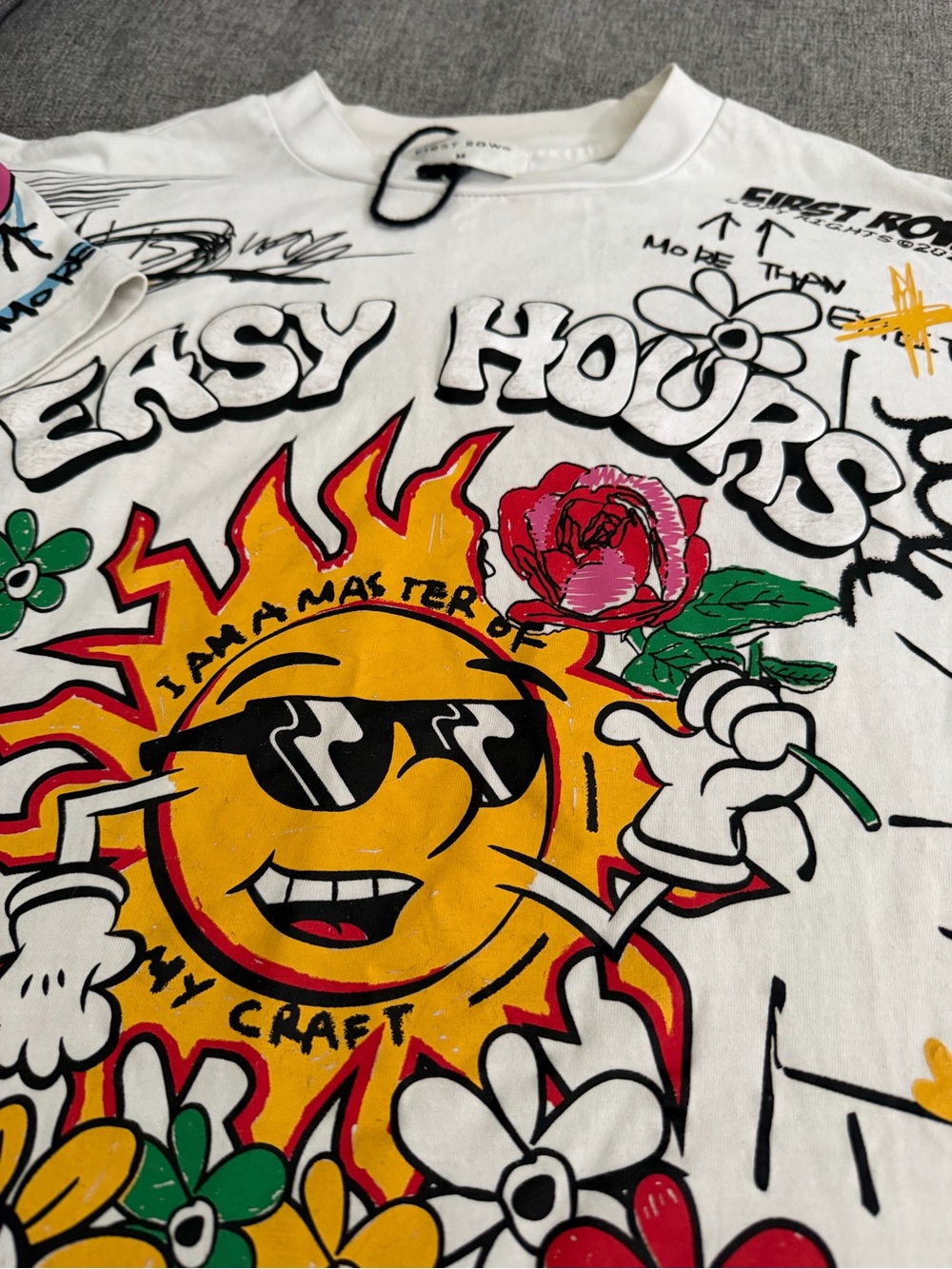 First Row “Easy Hours” Lemonade White Artsy Graphic Short Sleeve Tee Size M
